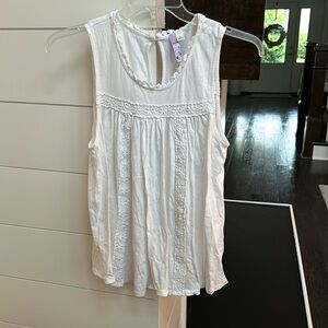 Alya flowy white tank top